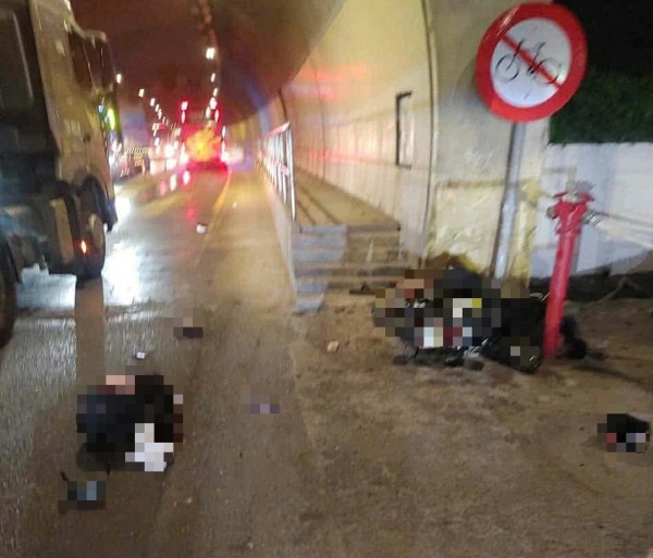 Điều tra vụ tai nạn trước hầm Phú Gia khiến thanh niên và nữ sinh tử vong Điều tra vụ tai nạn trước hầm Phú Gia khiến thanh niên và nữ sinh tử vong