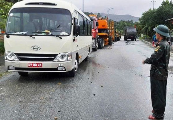 Điều xe đặc chủng lên vùng cao Đà Nẵng ứng phó mưa lũ, sạt lở