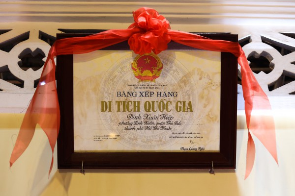 Đình cổ 200 năm còn giữ sắc phong vua Bảo Đại ở TP.HCM ít ai biết Đình cổ 200 năm còn giữ sắc phong vua Bảo Đại ở TP.HCM ít ai biết