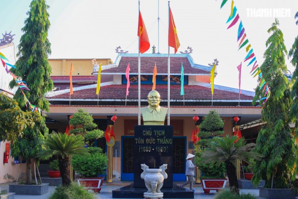 Đình cổ hơn 150 năm 'giữa dòng kênh' độc bản ở TP.HCM, được vua ban sắc phong