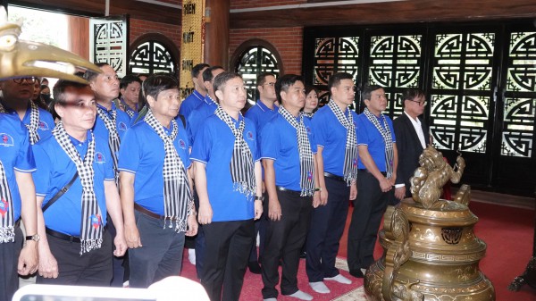 Đoàn cán bộ tuyên giáo, phóng viên TP.HCM thăm các địa chỉ đỏ báo chí cách mạng Đoàn cán bộ tuyên giáo, phóng viên TP.HCM thăm các địa chỉ đỏ báo chí cách mạng