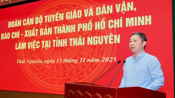 Đoàn tuyên giáo, báo chí TP.HCM tặng quà bà con Thái Nguyên bị thiệt hại mưa lũ Đoàn tuyên giáo, báo chí TP.HCM tặng quà bà con Thái Nguyên bị thiệt hại mưa lũ