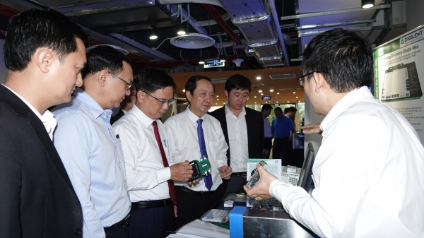 Đối tác khởi nghiệp nào được sử dụng tòa nhà 17.000 m2 tại trung tâm TP.HCM?