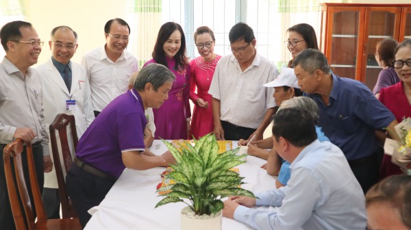 Đồng Nai: Biến trụ sở dôi dư thành 'ngôi nhà chung' chăm sóc người cao tuổi