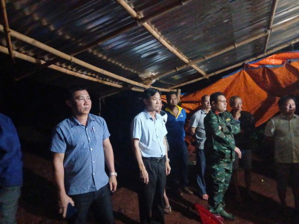 Đồng Nai: Cây gãy đổ làm 1 người tử vong tại chỗ Đồng Nai: Cây gãy đổ làm 1 người tử vong tại chỗ