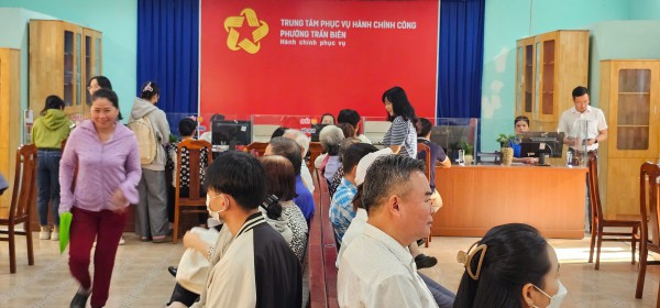 Đồng Nai: Rà soát tình trạng 'cò làm giấy tờ' tại trung tâm hành chính công Đồng Nai: Rà soát tình trạng 'cò làm giấy tờ' tại trung tâm hành chính công