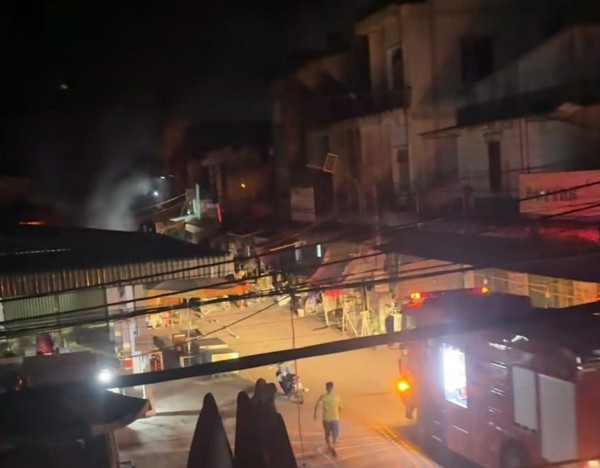 Đồng Tháp: Cháy chợ Bình Hàng Tây, 9 ki ốt bị thiêu rụi Đồng Tháp: Cháy chợ Bình Hàng Tây, 9 ki ốt bị thiêu rụi