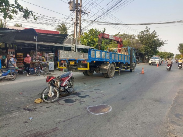 Đồng Tháp: Người đàn ông tử vong sau va chạm với xe cẩu Đồng Tháp: Người đàn ông tử vong sau va chạm với xe cẩu