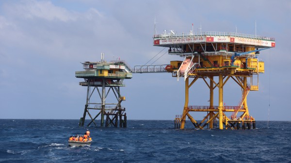 Đu dây lên nhà giàn DK1: Trải nghiệm không quên giữa trùng khơi