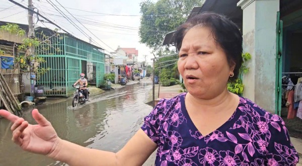 Đường số 2 xã Tân Vĩnh Lộc, dân khốn khổ vì nước ngập triền miên Đường số 2 xã Tân Vĩnh Lộc, dân khốn khổ vì nước ngập triền miên