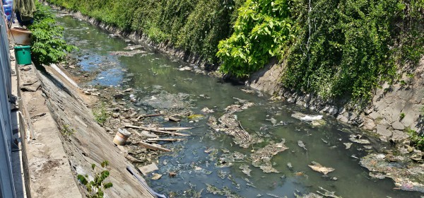 Ô nhiễm kênh 19 Tháng 5 ở TP.HCM: Rác thải bủa vây, nước đen bốc mùi thối Ô nhiễm kênh 19 Tháng 5 ở TP.HCM: Rác thải bủa vây, nước đen bốc mùi thối