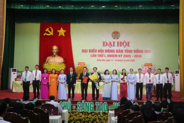 Ông Nguyễn Hữu Nguyên tiếp tục giữ chức Chủ tịch Hội Nông dân tỉnh Đồng Nai Ông Nguyễn Hữu Nguyên tiếp tục giữ chức Chủ tịch Hội Nông dân tỉnh Đồng Nai