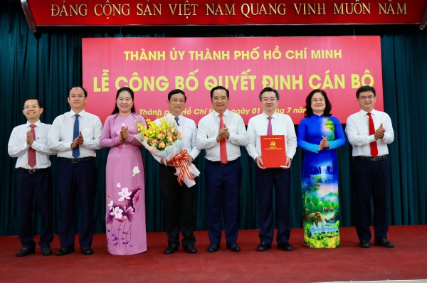 Ông Nguyễn Thanh Nghị: 'Hôm nay là ngày đặc biệt với TP.HCM' Ông Nguyễn Thanh Nghị: 'Hôm nay là ngày đặc biệt với TP.HCM'