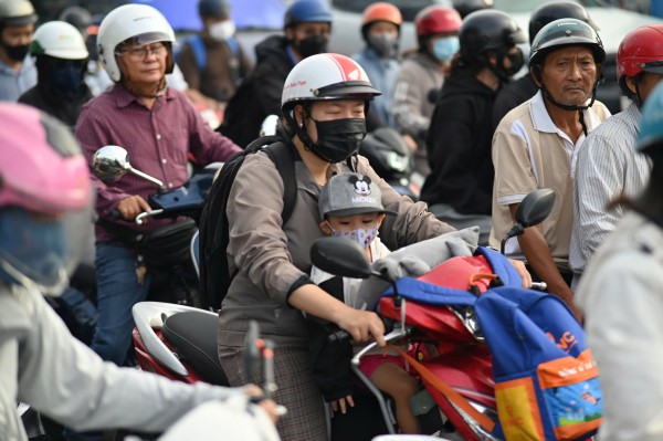 Ùn ứ cửa ngõ TP.HCM sau kỳ nghỉ lễ Ùn ứ cửa ngõ TP.HCM sau kỳ nghỉ lễ