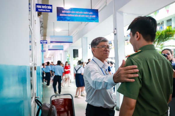 151.269 thí sinh TP.HCM bắt đầu thi lớp 10: Giám đốc Sở GD-ĐT nói về đề thi