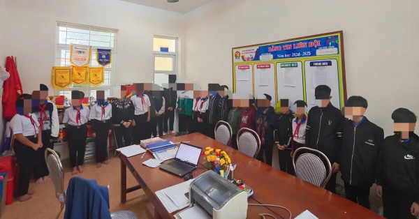 23 học sinh bị công an triệu tập vì ra đường nhảy múa với xe tải 23 học sinh bị công an triệu tập vì ra đường nhảy múa với xe tải