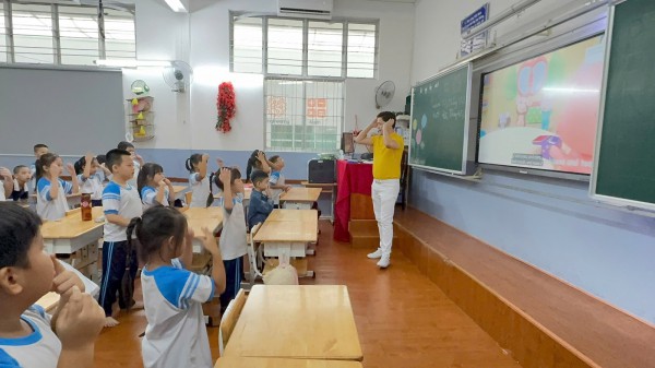 246 trường học của TP.HCM được tự tuyển giáo viên, hợp đồng giáo viên nước ngoài