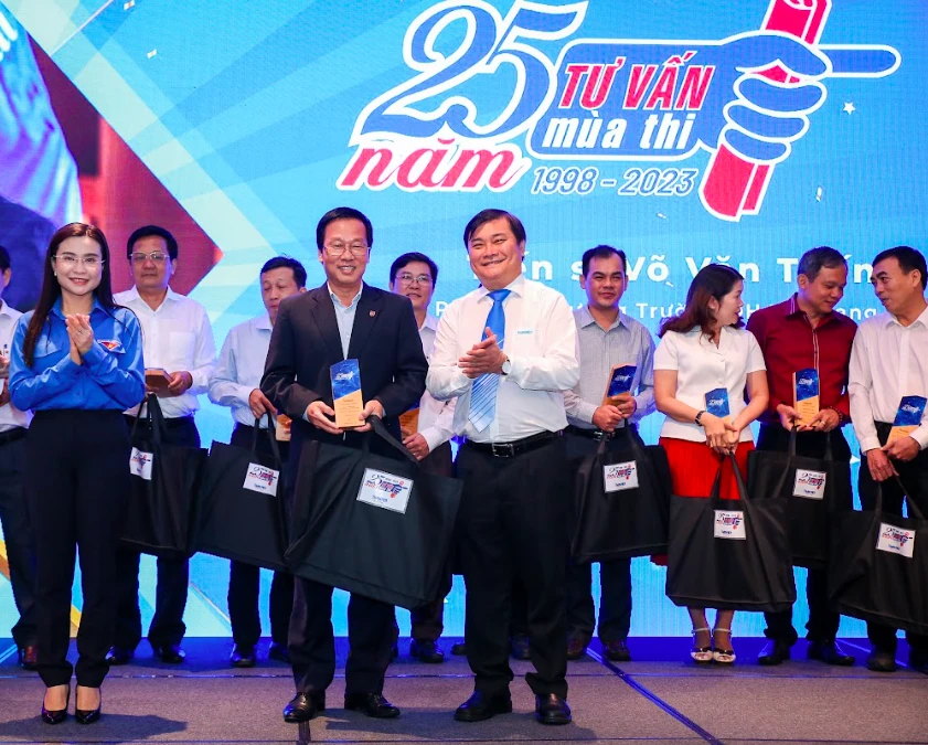 25 năm Tư vấn mùa thi: Đổi mới phù hợp với nhu cầu học sinh