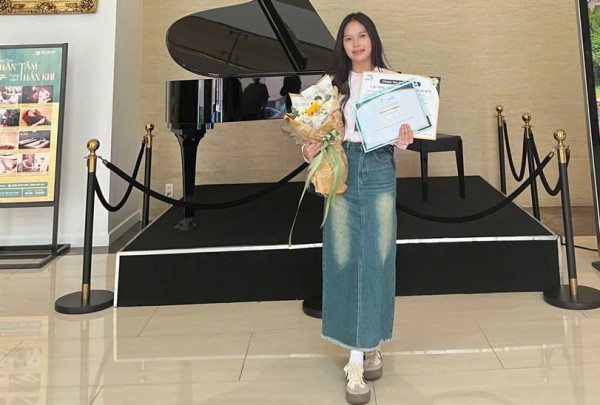 3 học sinh Việt nhận học bổng du học Mỹ, tổng trị giá gần 5 tỉ đồng 3 học sinh Việt nhận học bổng du học Mỹ, tổng trị giá gần 5 tỉ đồng