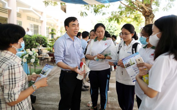 36 năm là độc giả của Thanh Niên và 7 năm chương trình Tư vấn mùa thi