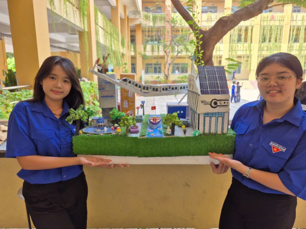 50 năm đất nước thống nhất: Những cách chào đón đại lễ của học sinh