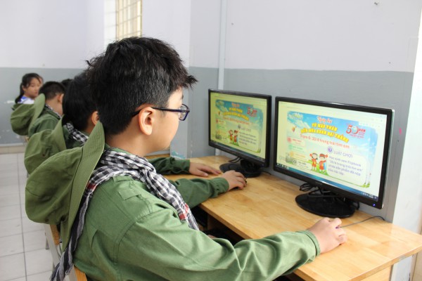 50 năm đất nước thống nhất: Những câu chuyện lịch sử được kể lại giữa sân trường 50 năm đất nước thống nhất: Những câu chuyện lịch sử được kể lại giữa sân trường