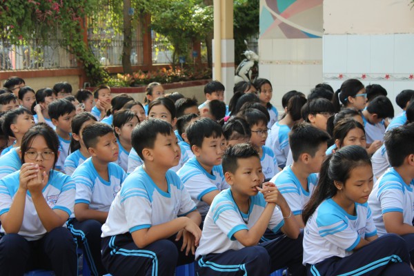 50 năm đất nước thống nhất: Những câu chuyện lịch sử được kể lại giữa sân trường 50 năm đất nước thống nhất: Những câu chuyện lịch sử được kể lại giữa sân trường