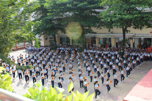 50 năm đất nước thống nhất: Những câu chuyện lịch sử được kể lại giữa sân trường 50 năm đất nước thống nhất: Những câu chuyện lịch sử được kể lại giữa sân trường