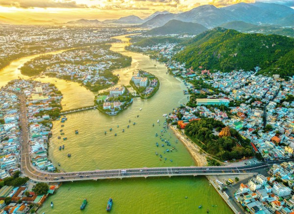 500 sinh viên quốc tế thiết kế cung đường di sản cho sông Cái - Nha Trang 500 sinh viên quốc tế thiết kế cung đường di sản cho sông Cái - Nha Trang