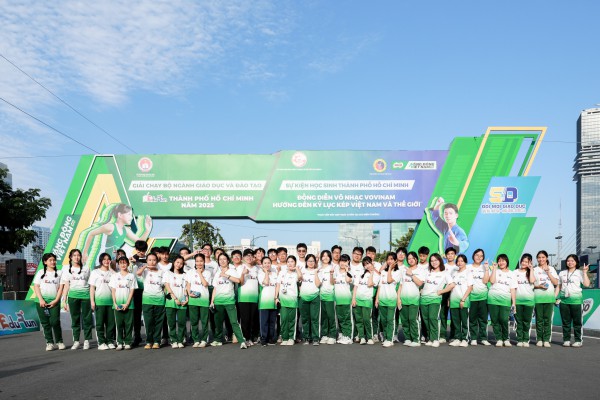 60.000 học sinh đồng diễn võ nhạc Vovinam lập ‘kỷ lục kép’ Việt Nam và thế giới 60.000 học sinh đồng diễn võ nhạc Vovinam lập ‘kỷ lục kép’ Việt Nam và thế giới