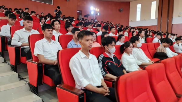 7 điều tâm huyết Giám đốc Đại học Huế gửi tân sinh viên