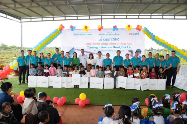 ABBank thêm 'lớp học hạnh phúc' cho trẻ em Gia Lai