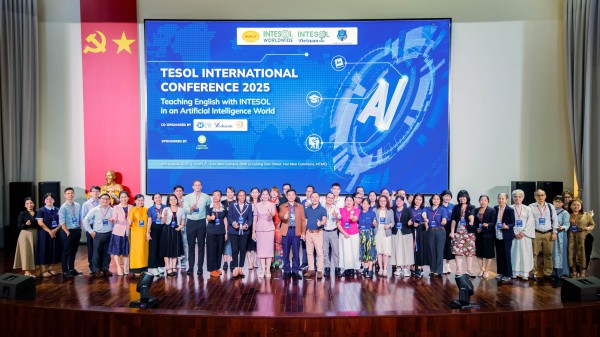 AI tạo ra nhiều áp lực cho giáo viên, vì sao? AI tạo ra nhiều áp lực cho giáo viên, vì sao?