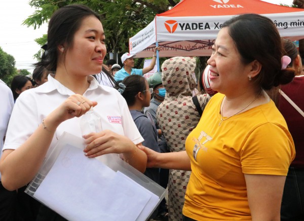 AI vào đề thi tốt nghiệp THPT: 'Đúng như dự đoán' của nhiều thí sinh Đà Nẵng AI vào đề thi tốt nghiệp THPT: 'Đúng như dự đoán' của nhiều thí sinh Đà Nẵng
