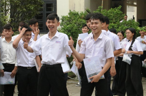 AI vào đề thi tốt nghiệp THPT: 'Đúng như dự đoán' của nhiều thí sinh Đà Nẵng AI vào đề thi tốt nghiệp THPT: 'Đúng như dự đoán' của nhiều thí sinh Đà Nẵng