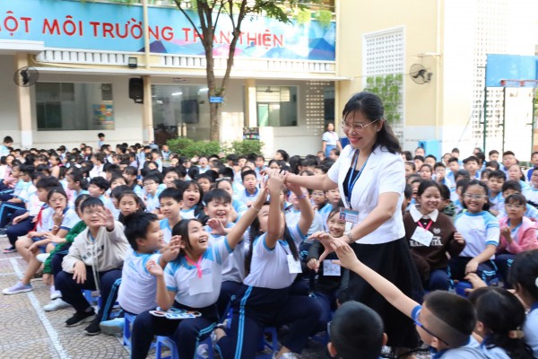 Bác sĩ Bệnh viện Nhi đồng 2 giải đáp câu hỏi thiết thực lứa tuổi học đường