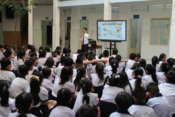 Bác sĩ dặn học sinh 5 điều cần làm trước khi ăn, tránh ngộ độc thực phẩm