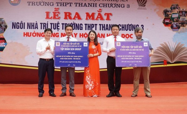 Bàn giao Ngôi nhà trí tuệ cho học sinh ở Nghệ An