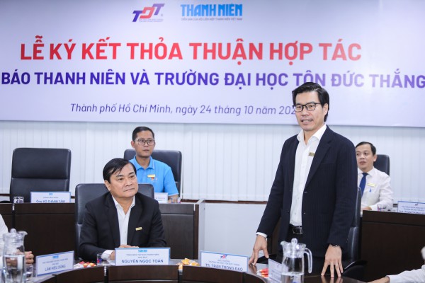 Báo Thanh Niên ký kết hợp tác với Trường ĐH Tôn Đức Thắng