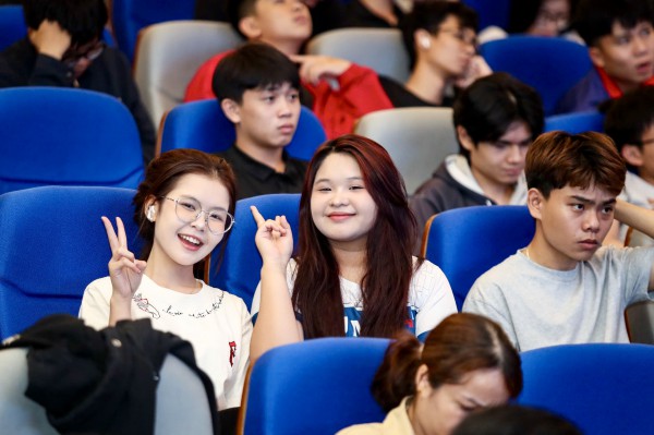 Báo Thanh Niên và Trường ĐH Quản lý và Công nghệ TP.HCM ký kết hợp tác Báo Thanh Niên và Trường ĐH Quản lý và Công nghệ TP.HCM ký kết hợp tác