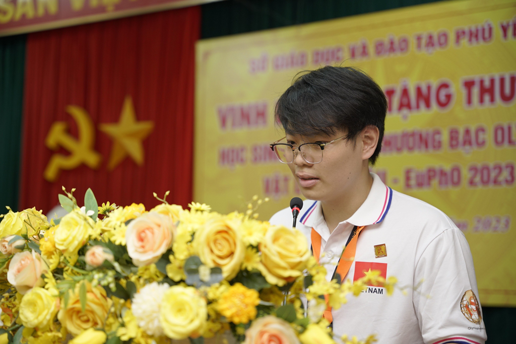 Bí quyết chiến thắng của chàng trai HCB Olympic Vật lý châu Âu
