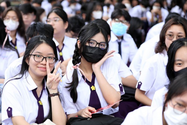 Bí thư Thành ủy TP.HCM dự lễ khai giảng ở ngôi trường 110 năm tuổi Bí thư Thành ủy TP.HCM dự lễ khai giảng ở ngôi trường 110 năm tuổi