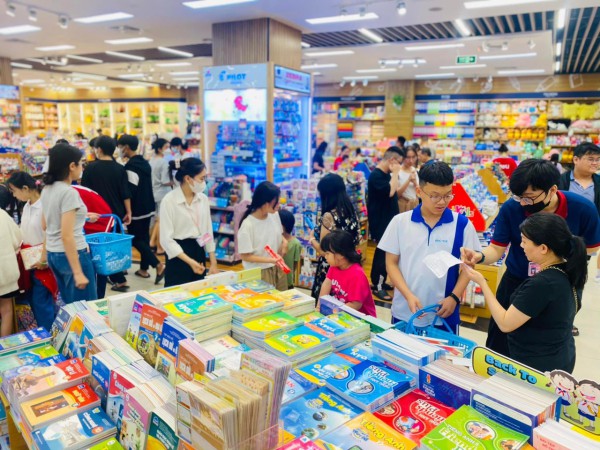 Bộ GD-ĐT: Sẽ miễn phí sách giáo khoa dưới hình thức cho mượn, kinh phí 4.000 tỉ