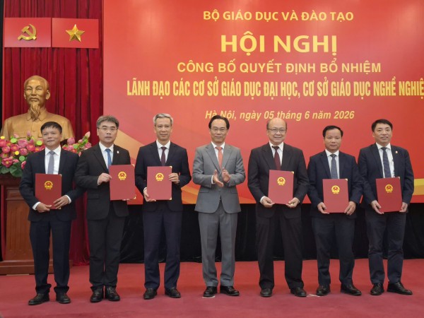 Bộ GD-ĐT bổ nhiệm 37 lãnh đạo đại học, trường đại học Bộ GD-ĐT bổ nhiệm 37 lãnh đạo đại học, trường đại học