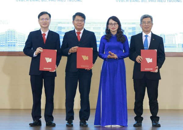 Bổ nhiệm loạt hiệu trưởng, hiệu phó các trường thành viên ĐH Quốc gia TP.HCM