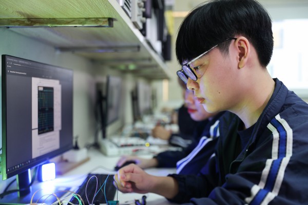 Bỏ quy định chương trình chất lượng cao: Vướng vấn đề học phí