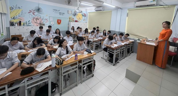 Bỏ thi lớp 10, học sinh sẽ phải học thêm nhiều hơn để có học bạ 'đẹp'?