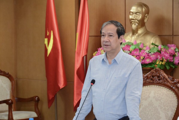 Bộ trưởng Bộ GD-ĐT: Thi tốt nghiệp THPT không phó thác cho máy móc