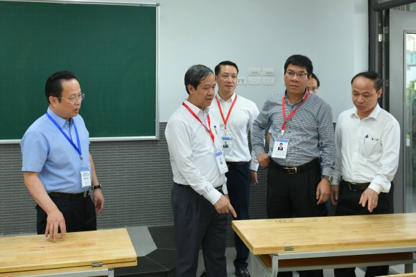 Bộ trưởng GD-ĐT: Bộ trưởng GD-ĐT:
