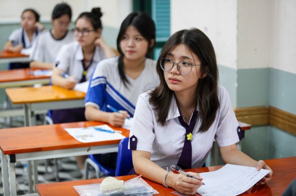 Bộ trưởng GD-ĐT đề nghị bám sát hướng dẫn chấm thi khi sáp nhập tỉnh Bộ trưởng GD-ĐT đề nghị bám sát hướng dẫn chấm thi khi sáp nhập tỉnh